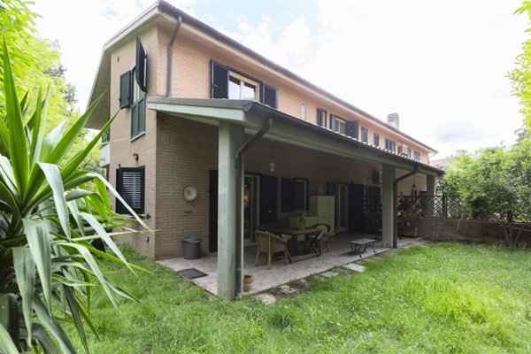 casa indipendente in vendita a Trecastelli in zona Ripe