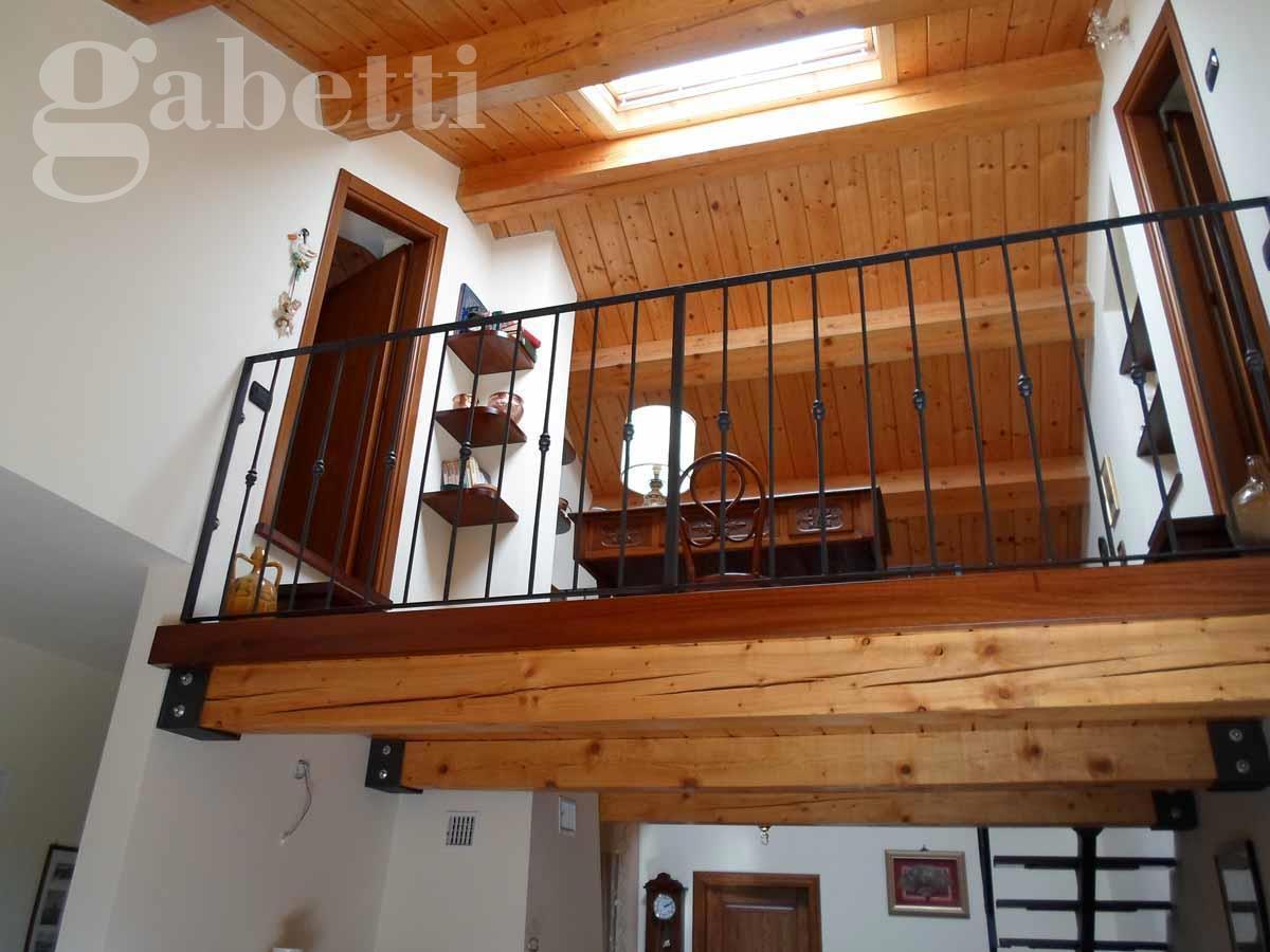 casa indipendente in vendita a Trecastelli