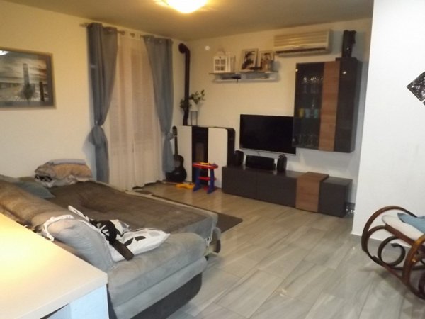 casa indipendente in vendita a Trecastelli in zona Ripe