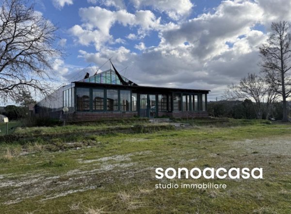 locale di sgombero in vendita a Trecastelli