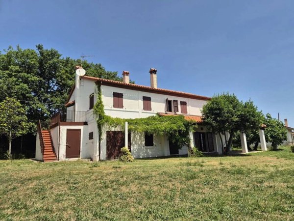 casa indipendente in vendita a Trecastelli in zona Ripe