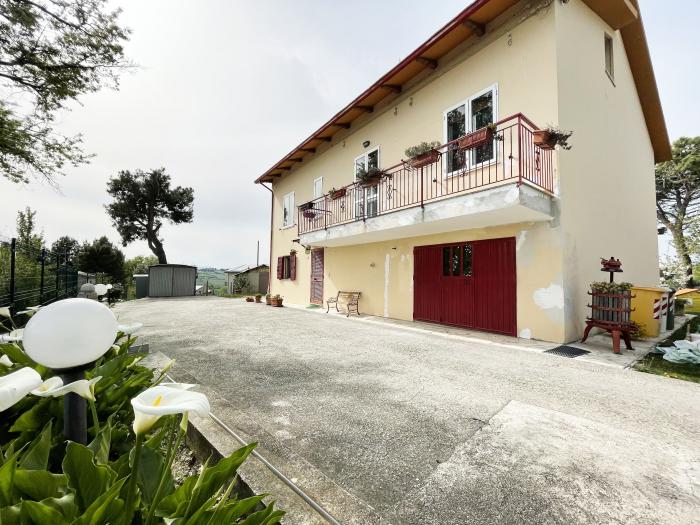 casa indipendente in vendita a Trecastelli in zona Ripe