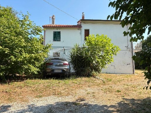 appartamento in vendita a Trecastelli in zona Castel Colonna