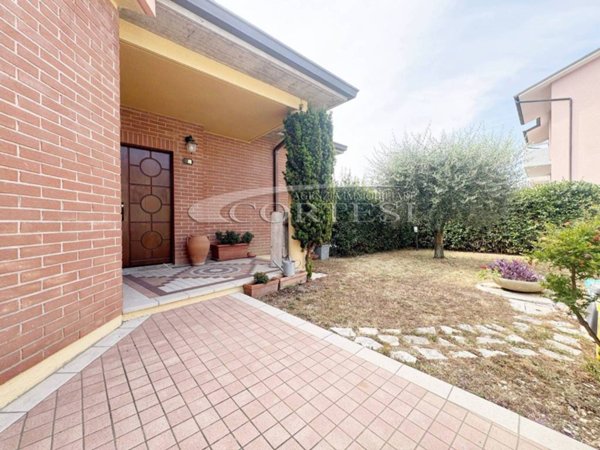 casa indipendente in vendita a Trecastelli