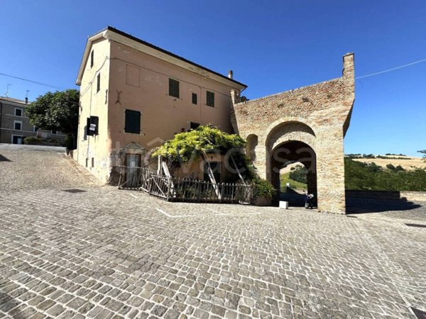 casa indipendente in vendita a Trecastelli in zona Castel Colonna