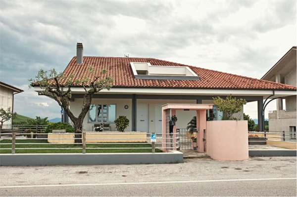 appartamento in vendita a Trecastelli in zona Croce