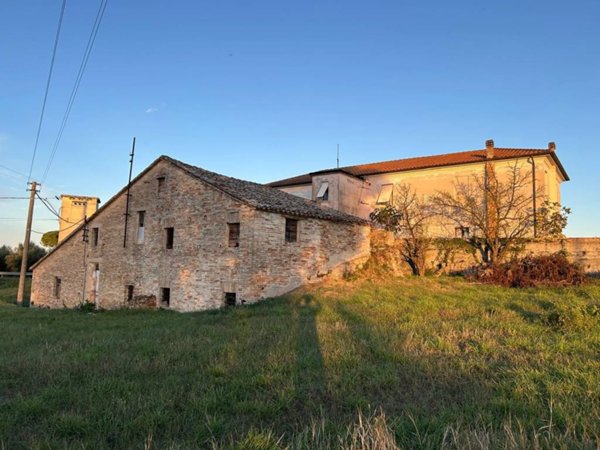 casa indipendente in vendita a Trecastelli