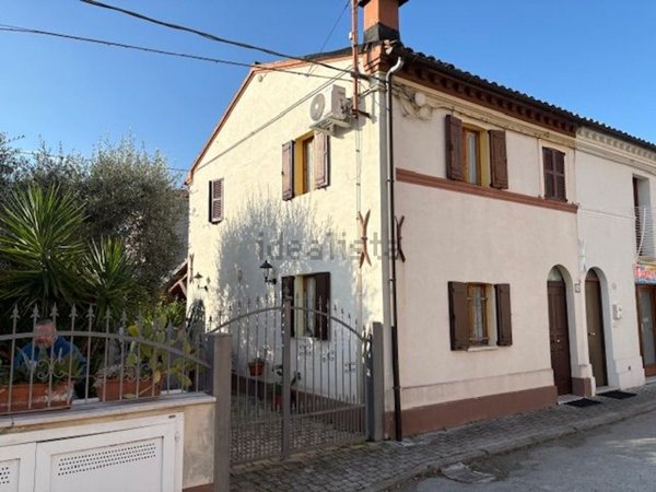 casa semindipendente in vendita a Trecastelli