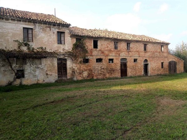 casale in vendita a Trecastelli