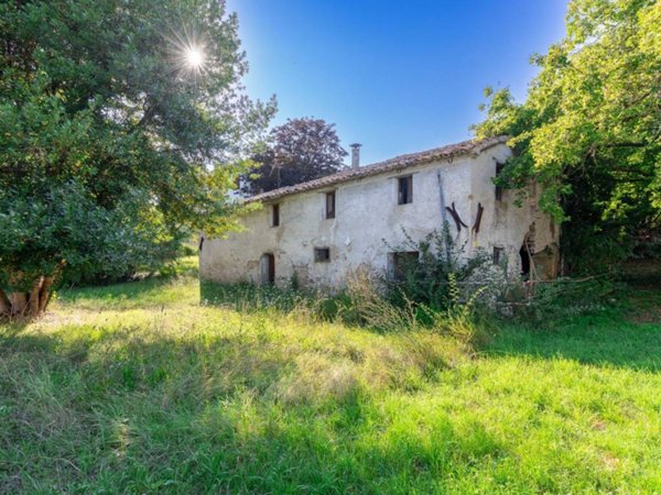 casale in vendita a Trecastelli