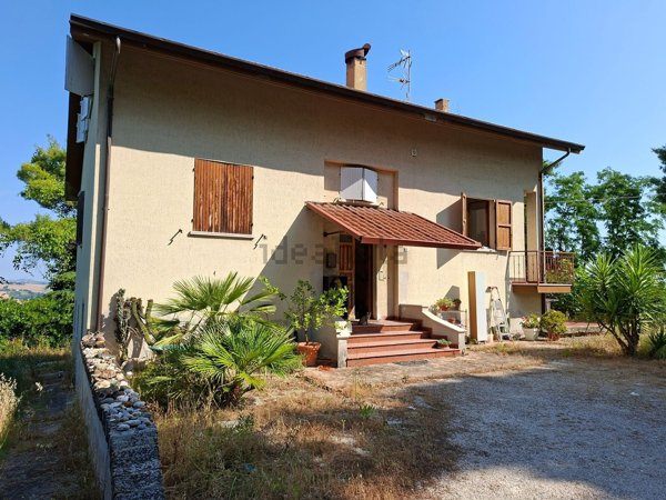 casa indipendente in vendita a Trecastelli in zona Monterado