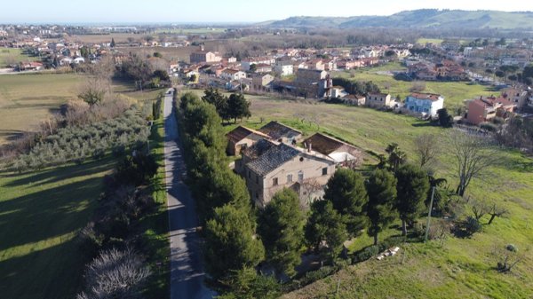casa indipendente in vendita a Trecastelli