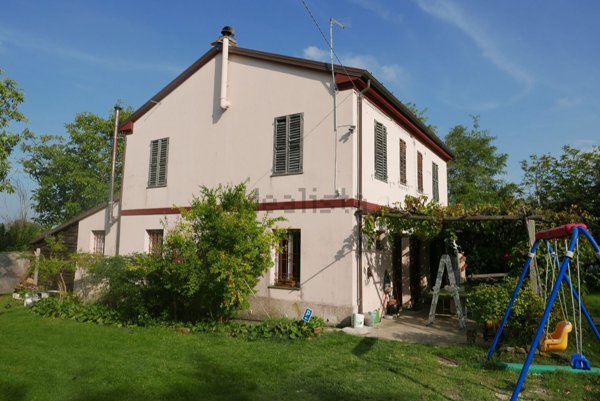 casa indipendente in vendita a Trecastelli