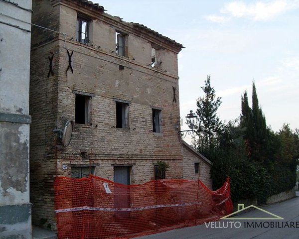 casa indipendente in vendita a Trecastelli in zona Monterado