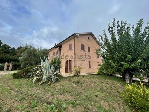 casa indipendente in vendita a Trecastelli