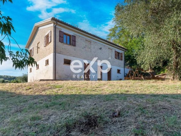 casa indipendente in vendita a Trecastelli in zona Monterado