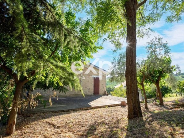 casa indipendente in vendita a Trecastelli in zona Monterado
