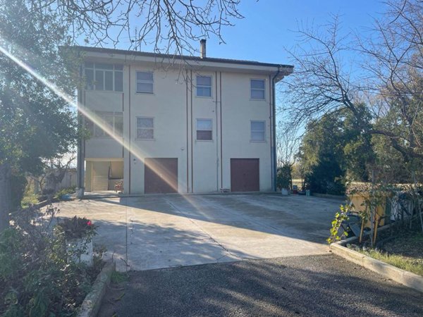 casa indipendente in vendita a Trecastelli in zona Monterado