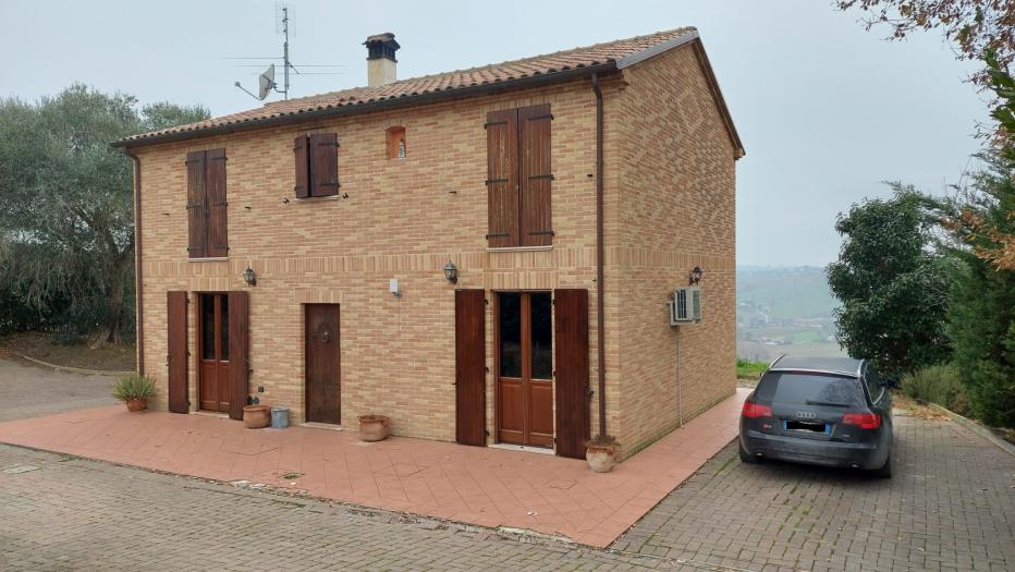 casa indipendente in vendita a Trecastelli