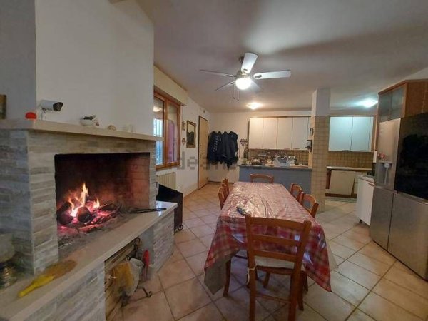 appartamento in vendita a Trecastelli in zona Monterado