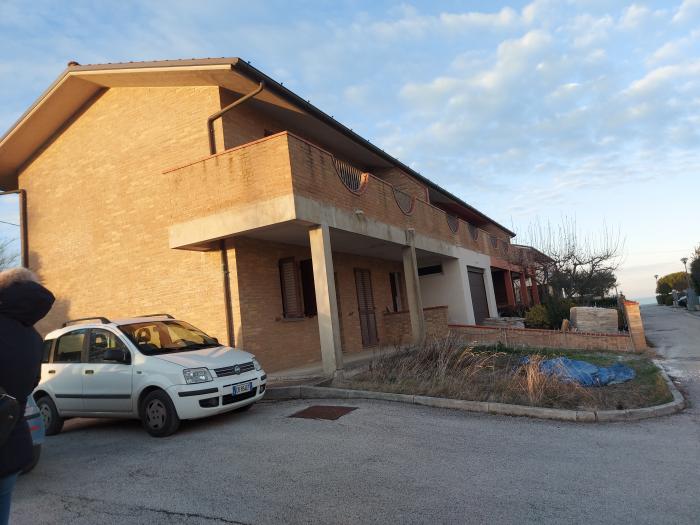 casa indipendente in vendita a Trecastelli