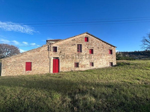casa indipendente in vendita a Trecastelli