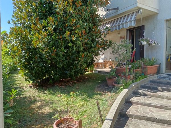 appartamento in vendita a Trecastelli in zona Ponterio