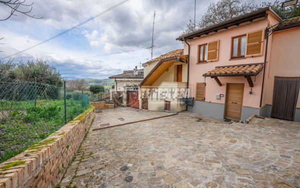 appartamento in vendita a Trecastelli in zona Monterado