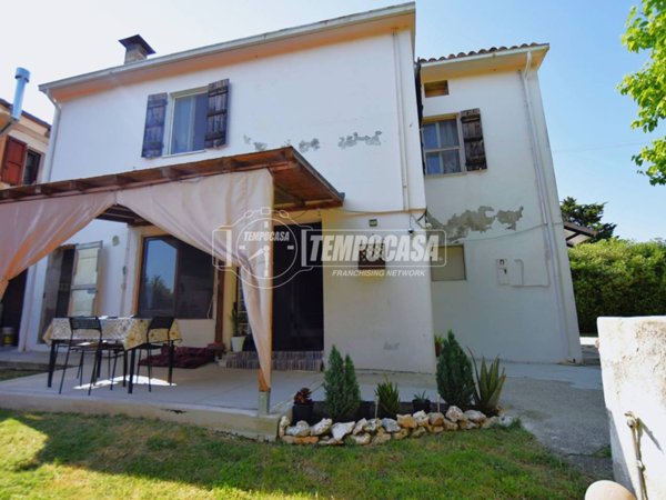 appartamento in vendita a Trecastelli in zona Castel Colonna