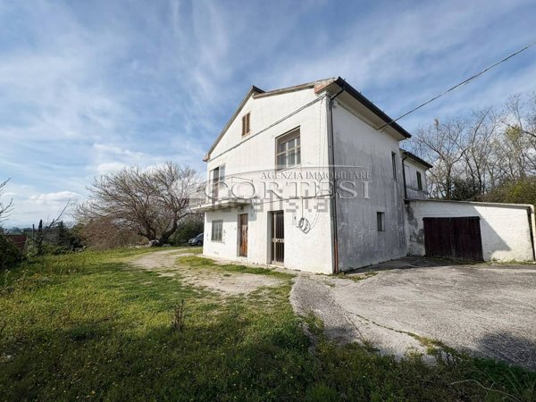 casa indipendente in vendita a Trecastelli