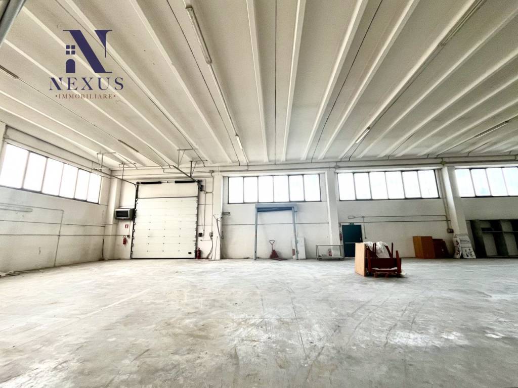 locale commerciale in vendita a Trecastelli