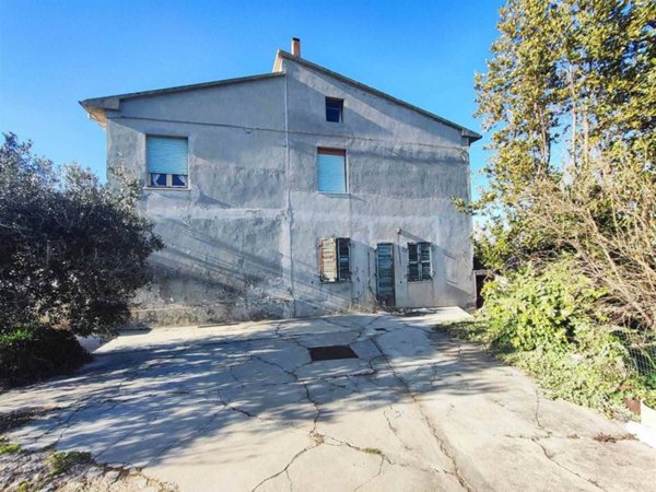 casa indipendente in vendita a Trecastelli