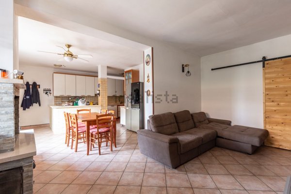 appartamento in vendita a Trecastelli in zona Monterado