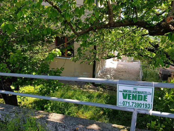 appartamento in vendita a Trecastelli in zona Ripe