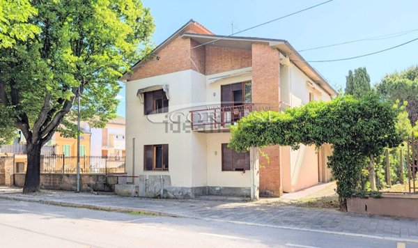appartamento in vendita a Trecastelli in zona Ripe