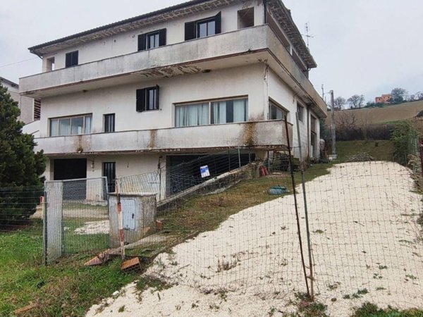 appartamento in vendita a Trecastelli in zona Ripe
