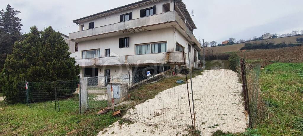 appartamento in vendita a Trecastelli in zona Ripe