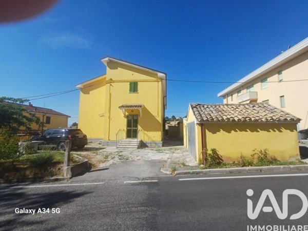 casa indipendente in vendita a Trecastelli in zona Castel Colonna