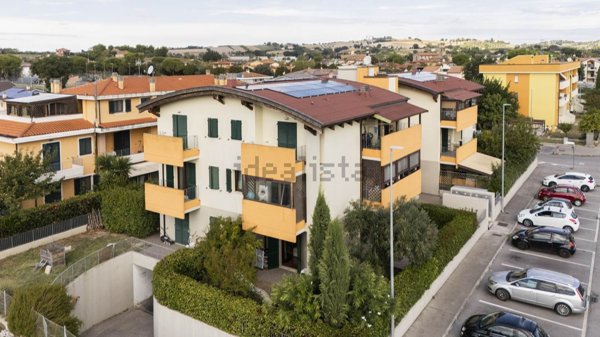 appartamento in vendita a Trecastelli in zona Ponterio
