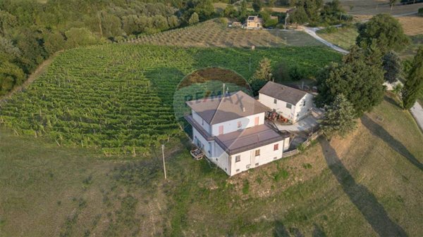 casa indipendente in vendita ad Apiro