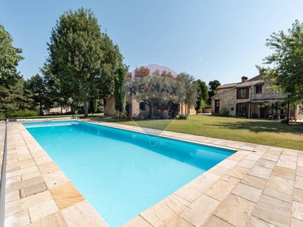 casa indipendente in vendita ad Apiro