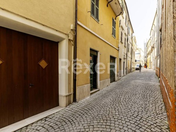 casa indipendente in vendita ad Apiro