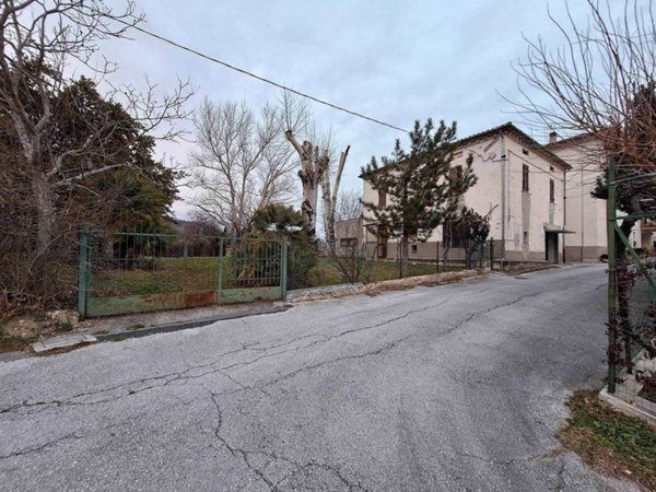 casa indipendente in vendita ad Apiro