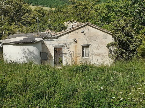 casa indipendente in vendita ad Apiro