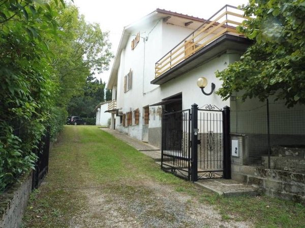 casa indipendente in vendita ad Apiro