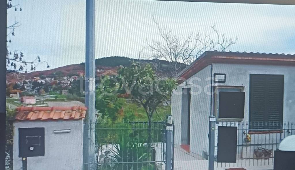 quadrivano in vendita ad Apiro