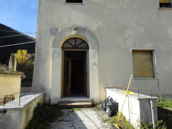 casa semindipendente in vendita ad Apiro