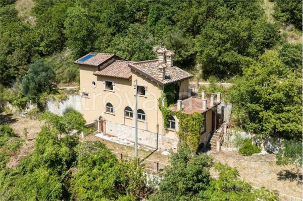 casa indipendente in vendita ad Apiro