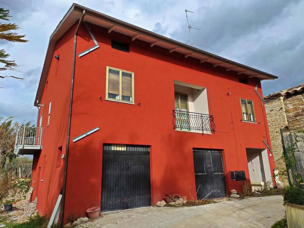 casa indipendente in vendita ad Apiro