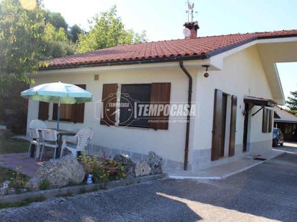 appartamento in vendita ad Apiro